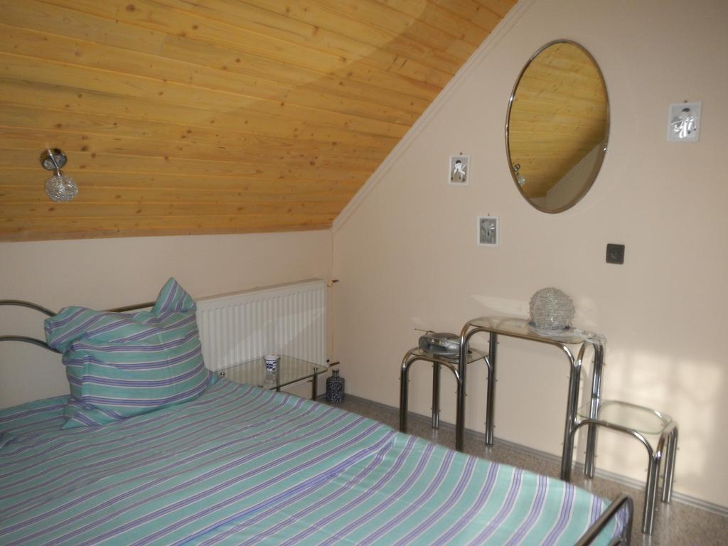 Vakacio Apartman Balatonalmadi Room photo