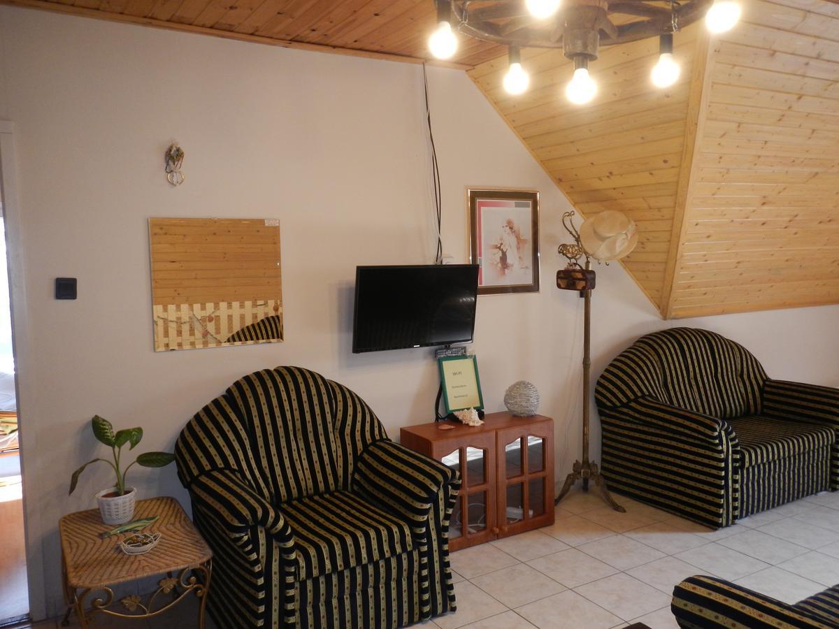 Vakacio Apartman Balatonalmadi Exterior photo