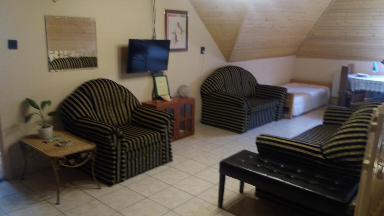 Vakacio Apartman Balatonalmadi Exterior photo